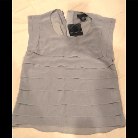 Apostrophe Tops - Brand new apostrophe missed layered zip bk top